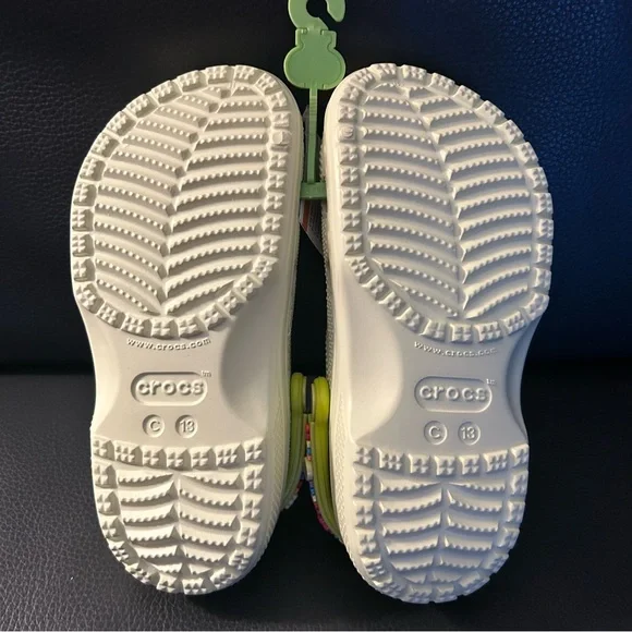 NWT CROCS Toddler 13 Green Clogs Friendship Bracelet Waterproof Charms Spring! - Picture 7 of 7